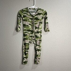 Bellabu Bear Bamboo Camo Convertible Footie Pajamas 6–9M Green